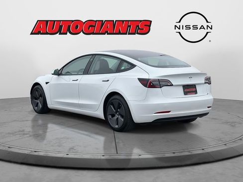 Used 2021 Tesla Model 3 Standard Range Plus image 5