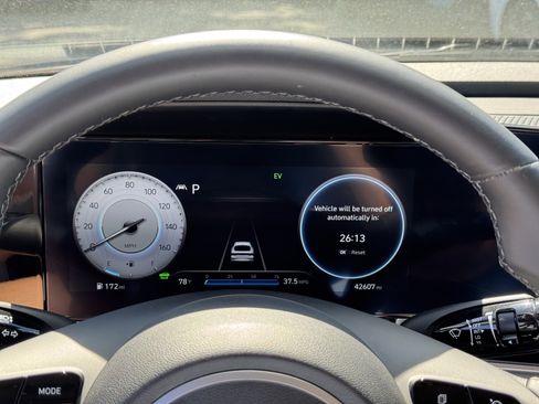 Used 2023 Hyundai Elantra Limited image 27