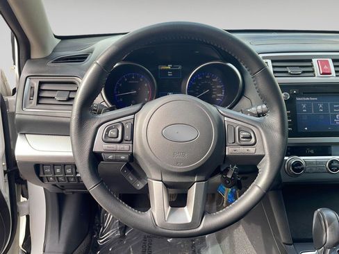 Used 2017 Subaru Outback 2.5i Premium image 18