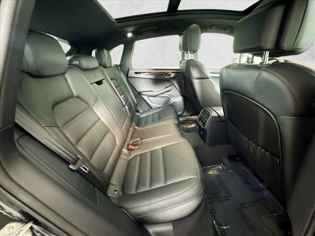 Certified 2026 Porsche Macan AWD/4WD image 24