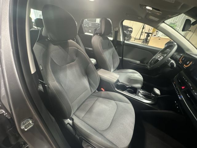 Used 2025 Kia K4 FWD image 32