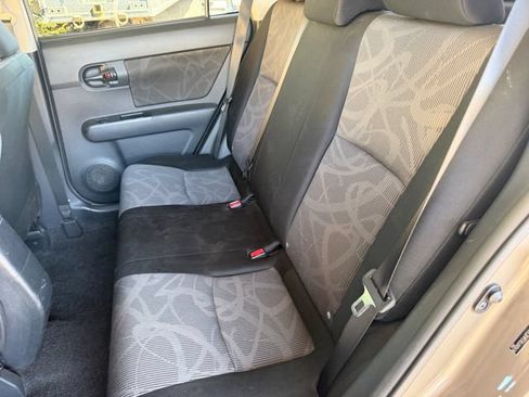 Used 2013 Scion xB FWD image 36
