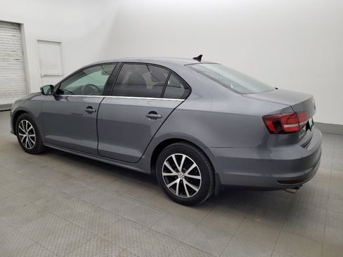 Used 2017 Volkswagen Jetta SE FWD image 3