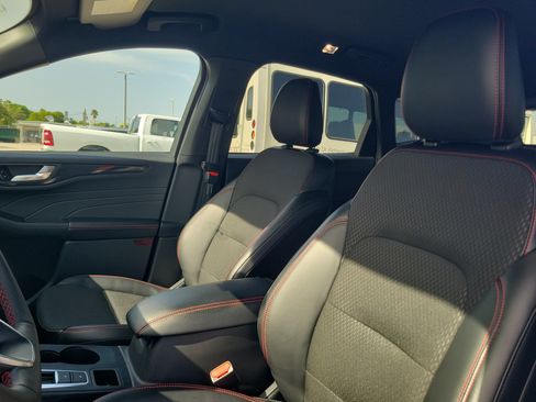 Used 2025 Ford Escape ST-Line w/ Tech Pack #1 FWD image 24