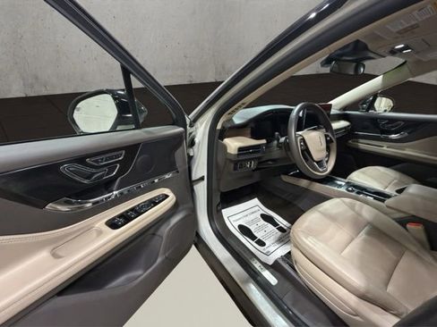 Used 2023 Lincoln Corsair Reserve image 10
