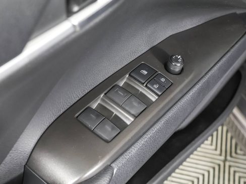 Used 2022 Toyota Camry SE FWD image 32