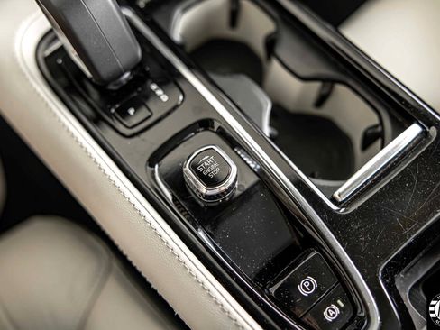 Used 2023 Volvo S60 T8 Plus image 29