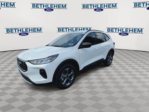 New 2025 Ford Escape ST-Line w/ Cold Weather Package image 4