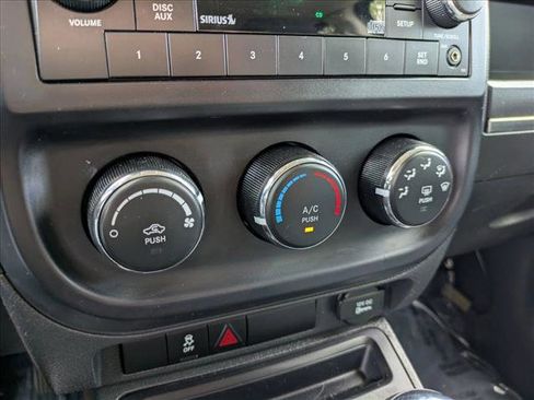 Used 2016 Jeep Patriot Sport w/ Power Value Group AWD/4WD image 14