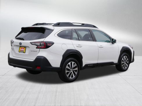 Certified 2025 Subaru Outback Premium AWD/4WD image 7