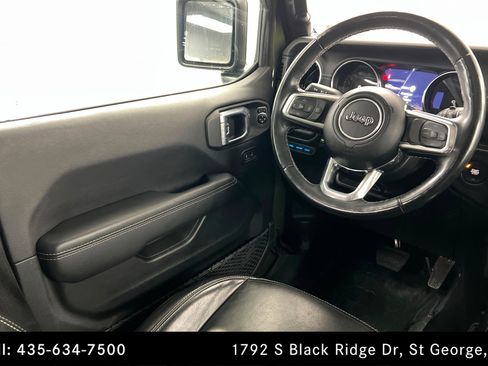 Used 2022 Jeep Wrangler Unlimited Sahara w/ Cold Weather Group image 11