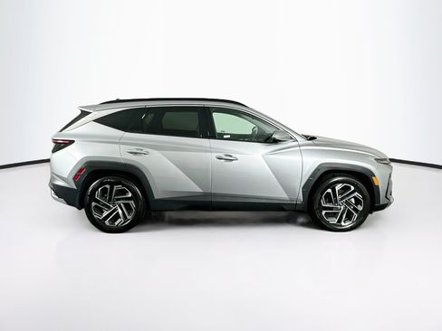 Used 2025 Hyundai Tucson Limited FWD image 10