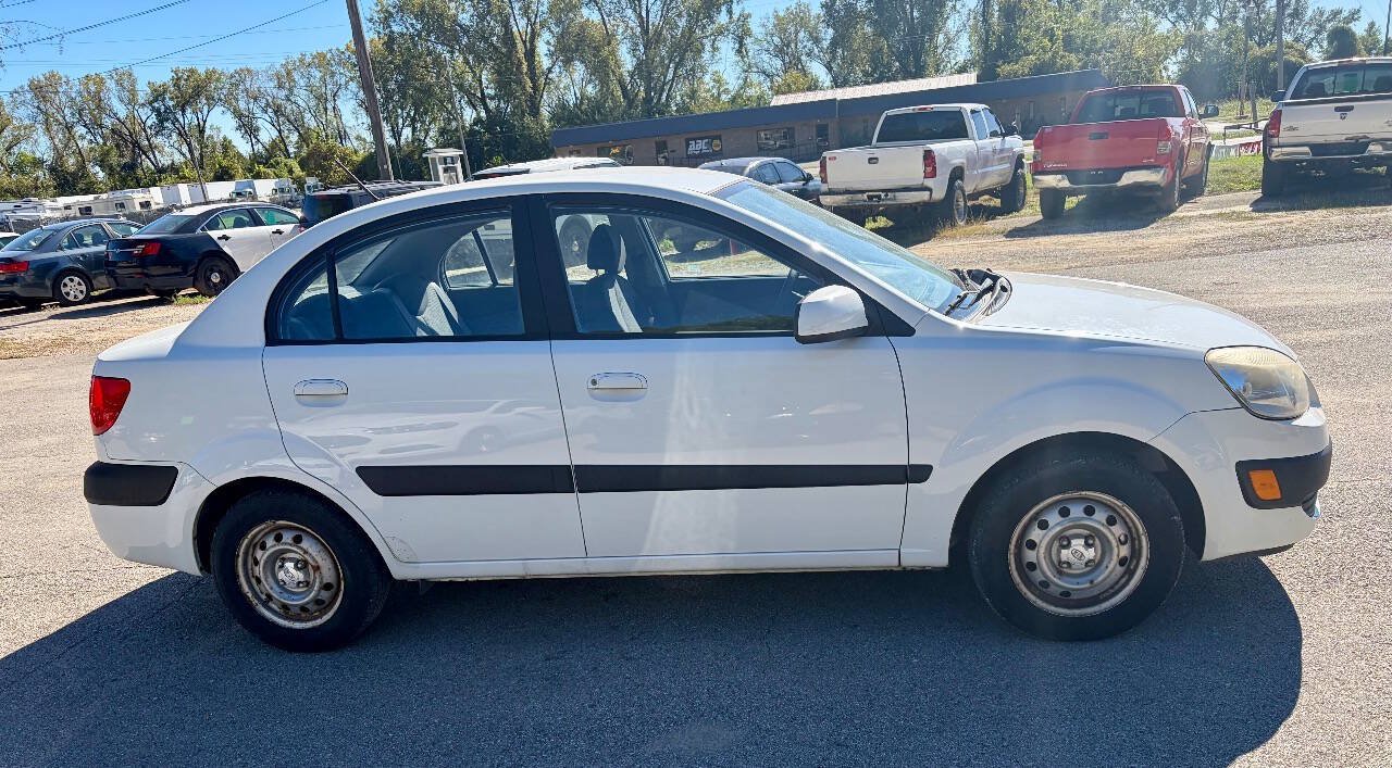 Used 2009 Kia Rio Sedan FWD image 6