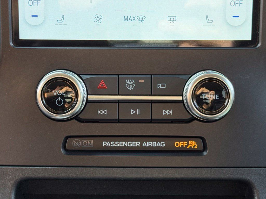 Used 2024 Ford Edge SEL AWD/4WD image 12