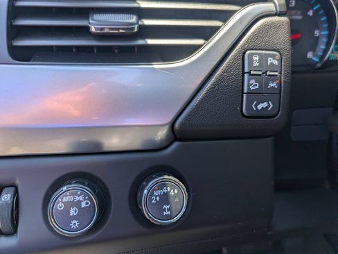 Used 2018 Chevrolet Tahoe LT w/ Z71 Midnight Edition AWD/4WD image 19