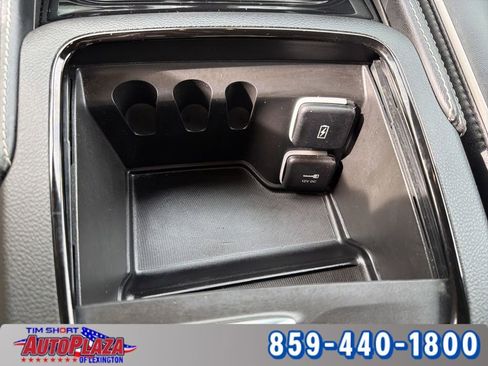 Used 2025 Chrysler Pacifica Limited FWD image 21