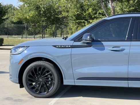 New 2025 Lincoln Aviator Reserve w/ Luxury Package image 5