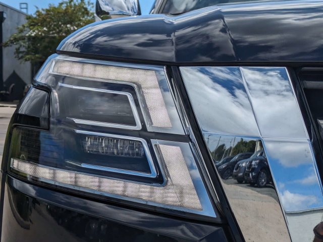 Used 2023 Nissan Armada Platinum w/ Captain's Chairs Package RWD image 10
