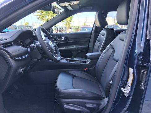 New 2026 Jeep Compass Latitude image 19