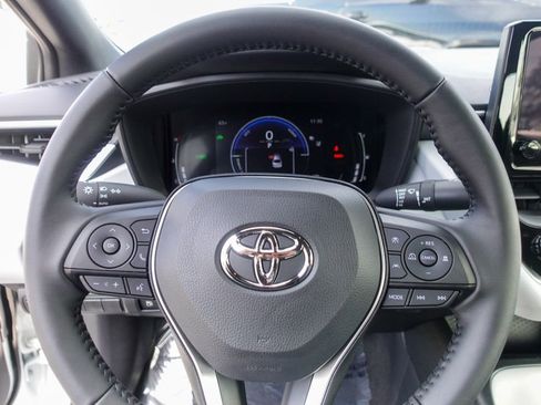 Used 2026 Toyota Corolla SE image 13