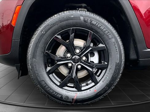 New 2026 Jeep Grand Cherokee Altitude AWD/4WD image 8