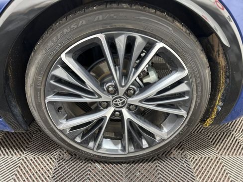 Used 2025 Toyota Prius Limited image 30