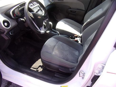 Used 2017 Chevrolet Sonic LT image 20