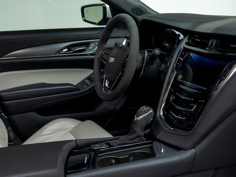 Used 2019 Cadillac CTS V w/ Carbon Fiber Package image 34