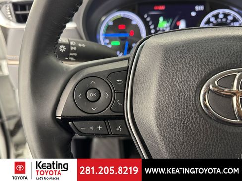 Used 2022 Toyota Venza XLE image 24