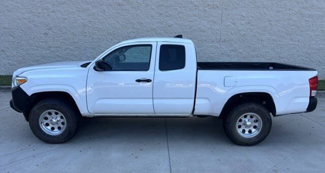 Used 2016 Toyota Tacoma SR RWD image 14