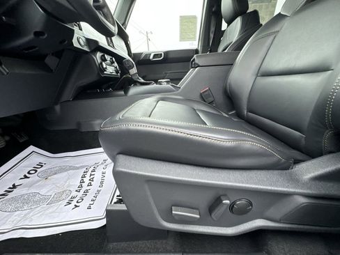 New 2025 Ford Bronco Badlands image 12