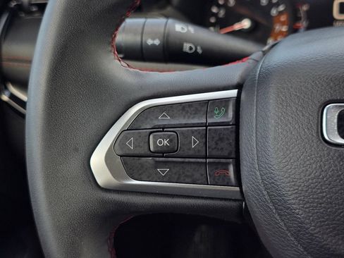 Used 2025 Jeep Compass Trailhawk AWD/4WD image 17