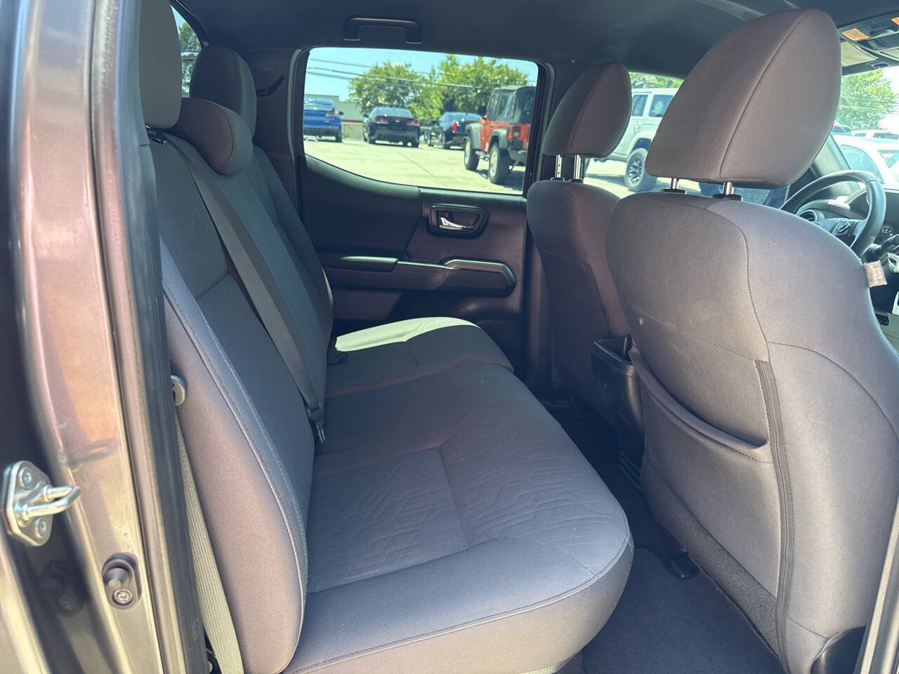 Used 2019 Toyota Tacoma TRD Sport AWD/4WD image 12