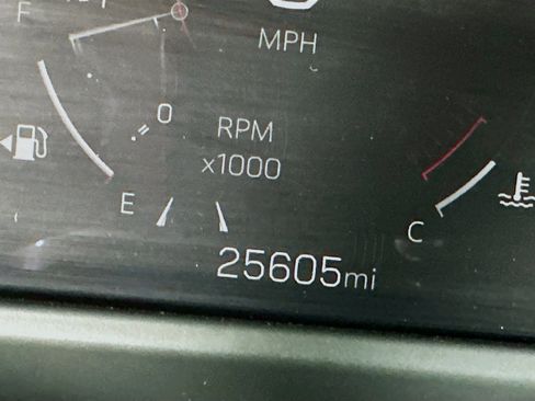 Used 2025 GMC Acadia Elevation image 18