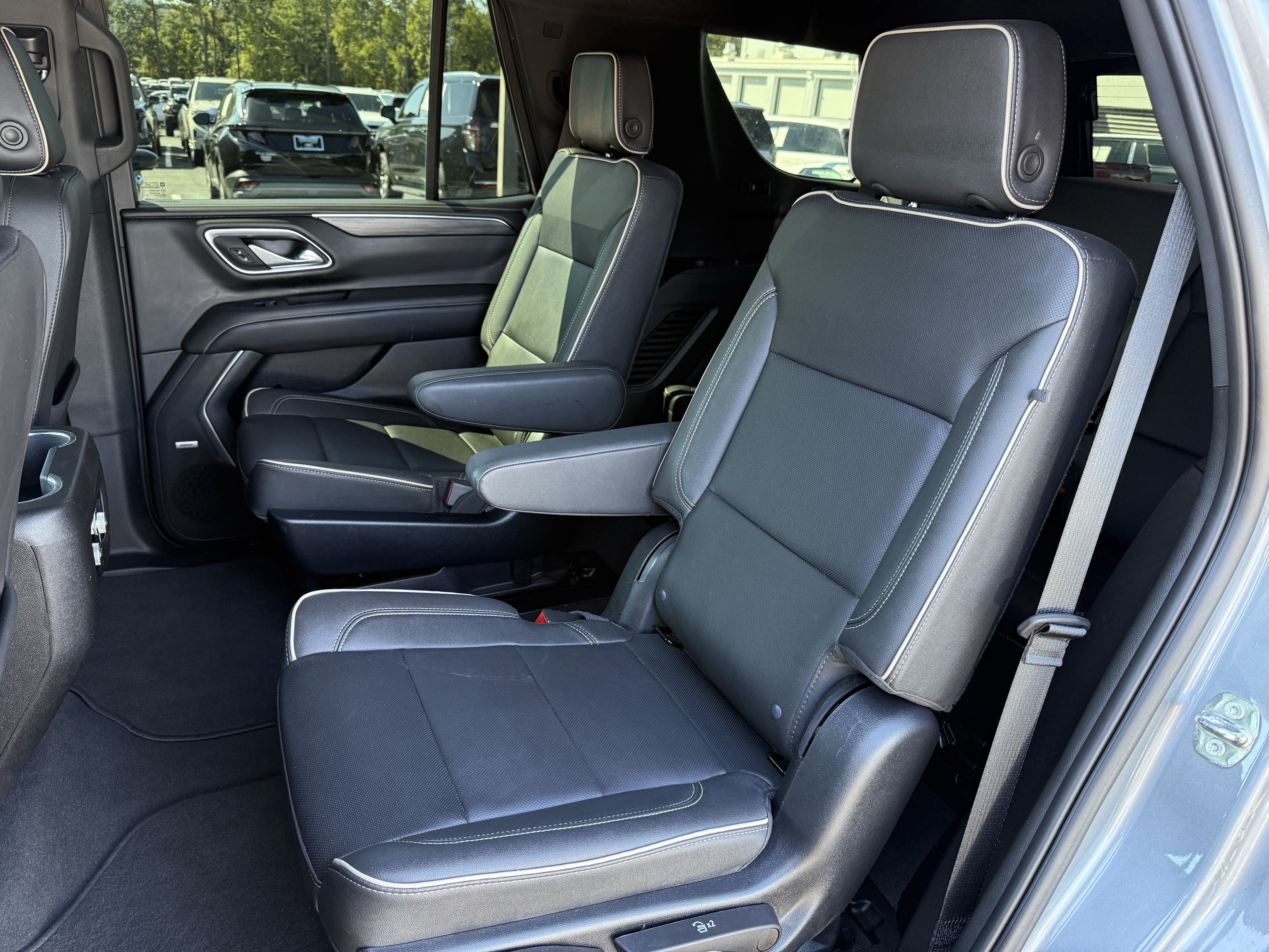 Used 2023 GMC Yukon SLT RWD image 35