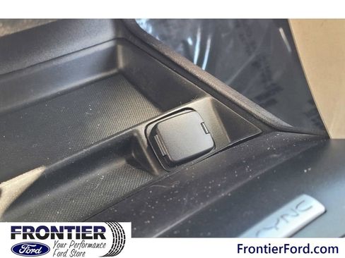 Used 2016 Ford Fusion SE w/ Equipment Group 202A image 25