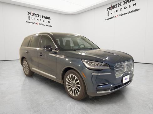 Used 2023 Lincoln Aviator Reserve w/ Elements Package Plus RWD image 7
