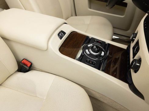 Used 2010 Rolls-Royce Ghost image 26