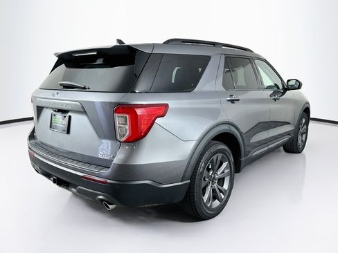 Used 2021 Ford Explorer XLT w/ Equipment Group 202A AWD/4WD image 9
