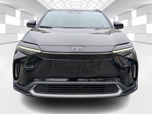 Used 2024 Toyota bZ4X w/ Weather Package image 2