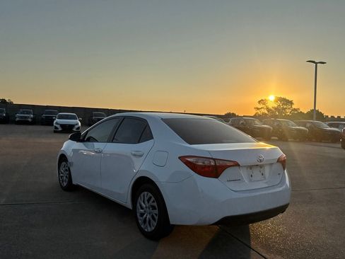 Used 2017 Toyota Corolla LE FWD image 15