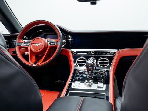 Used 2020 Bentley Continental GT image 32