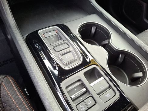 Used 2025 Honda Pilot Sport image 22