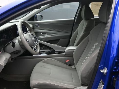 Used 2024 Hyundai Elantra SEL w/ Convenience Package FWD image 10