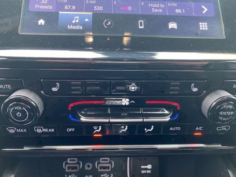 Used 2024 Jeep Grand Cherokee Altitude AWD/4WD image 69