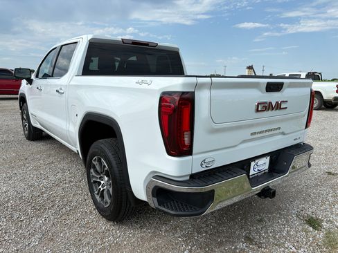 Used 2025 GMC Sierra 1500 SLT AWD/4WD image 7