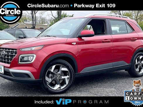 Used 2022 Hyundai Venue Limited w/ Cargo Package FWD image 1