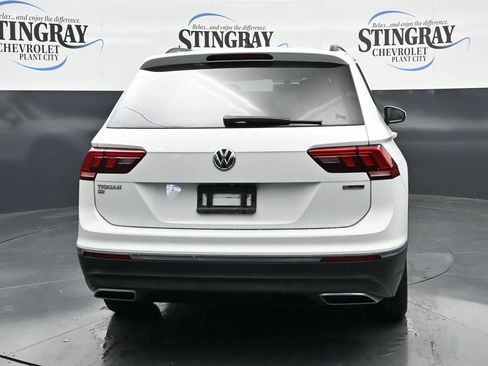 Used 2020 Volkswagen Tiguan SE AWD/4WD image 6