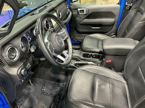 Used 2022 Jeep Wrangler Unlimited Sahara image 39