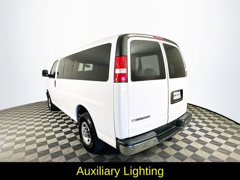 Used 2017 Chevrolet Express 3500 LT w/ LT Preferred Equipment Group image 7